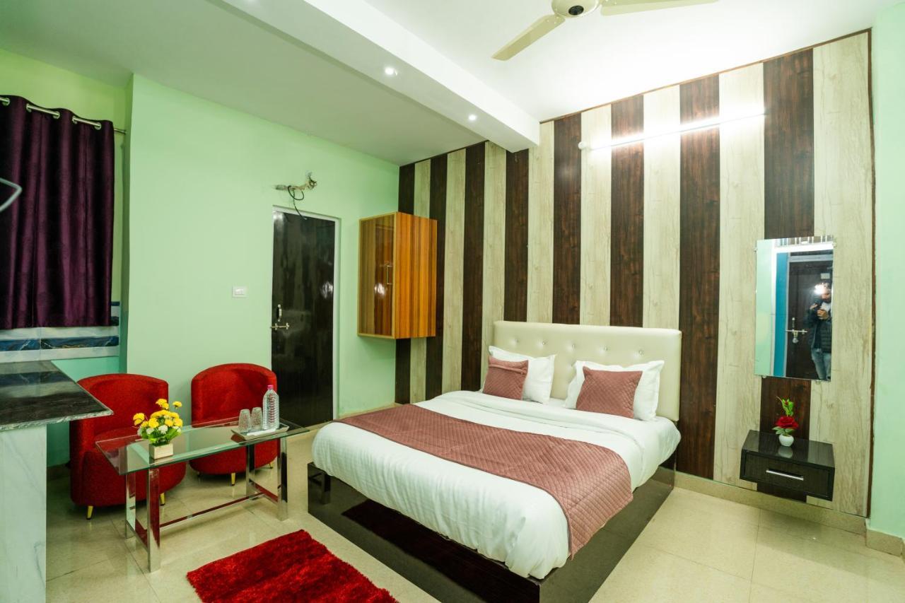 Ventex Inn Лакхнау Экстерьер фото